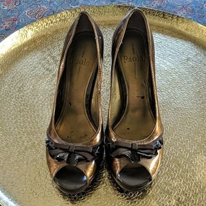 🌞 Linea Paola gold heels 8.5